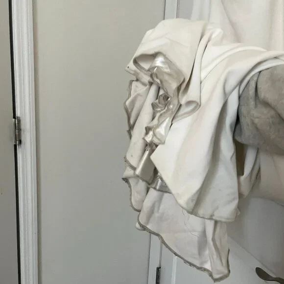 Jenny Yoo Sabel Wedding Dress | Size 2, Altered (See Description) - Picture 13 of 16